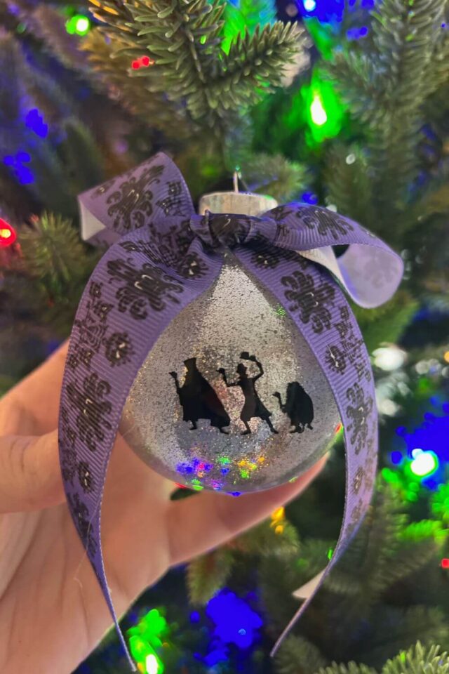 How to Make Glitter Ornaments (+ 100 Disney Inspired Ideas) • The Park ...